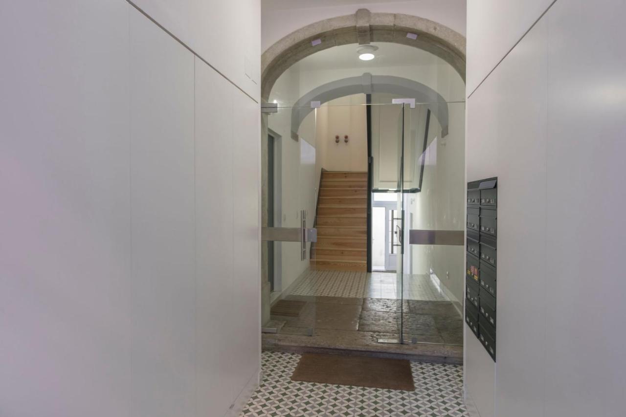 Lovelystay - Sunny Flat W/ Balcony Overseeing Graca And River * Lisbon