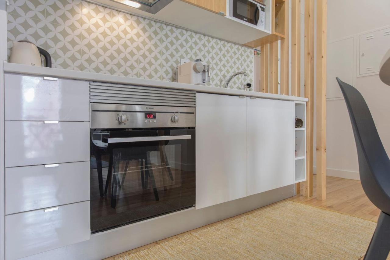 Lovelystay - Sunny Flat W/ Balcony Overseeing Graca And River Apartment *