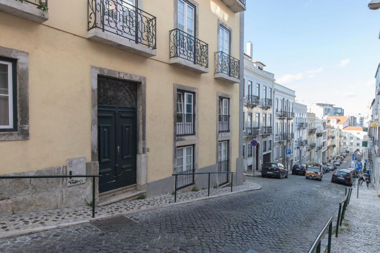 Lovelystay - Sunny Flat W/ Balcony Overseeing Graca And River Apartment Lisbon