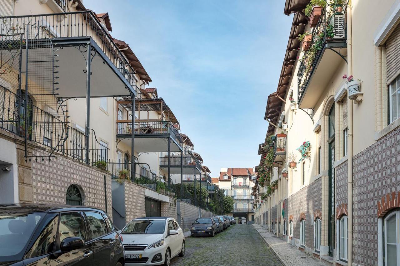 Lovelystay - Sunny Flat W/ Balcony Overseeing Graca And River Apartment Lisbon