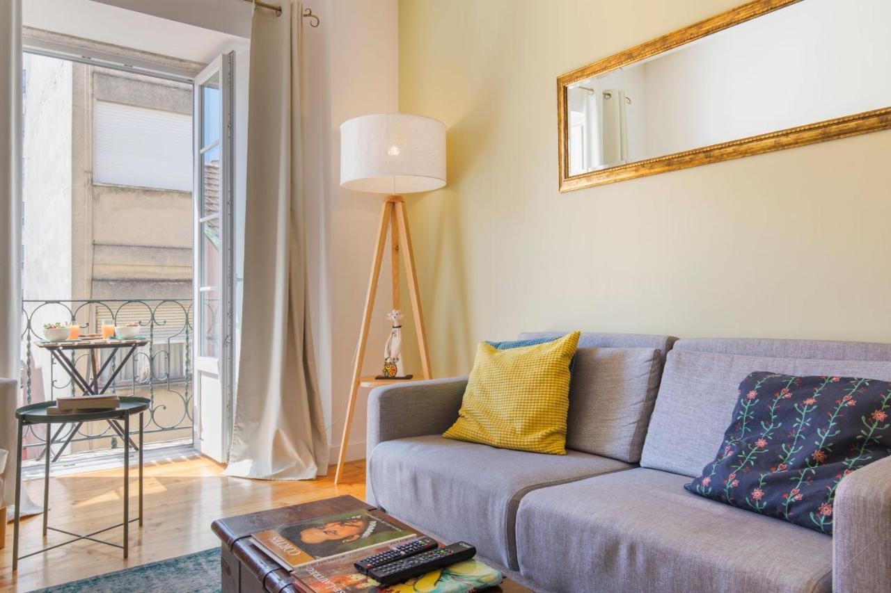 Lovelystay - Sunny Flat W/ Balcony Overseeing Graca And River Apartment Lisbon