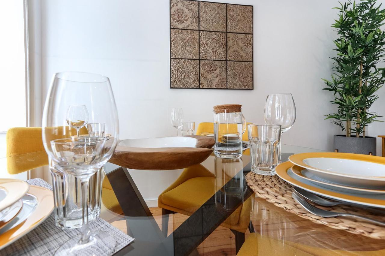 Charming And Stylish Downtown In Xix Century Building Apartment Lisbon