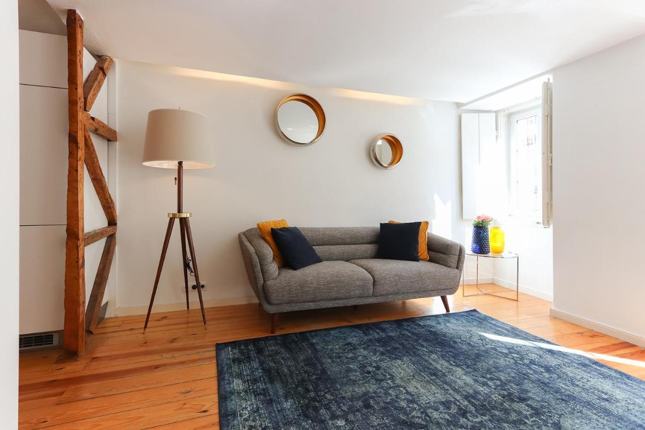 Apartment Charming And Stylish Downtown In Xix Century Building