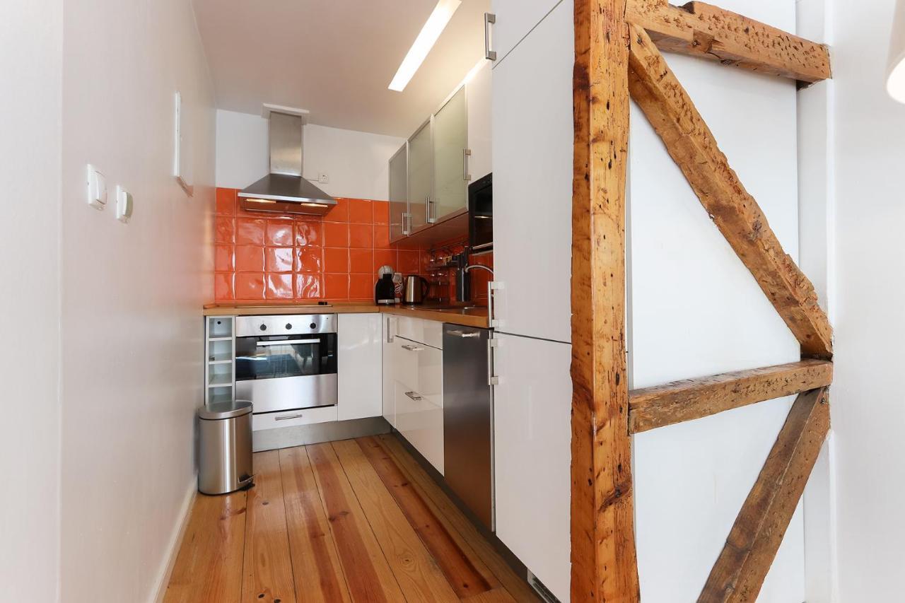Charming And Stylish Downtown In Xix Century Building Lisbon