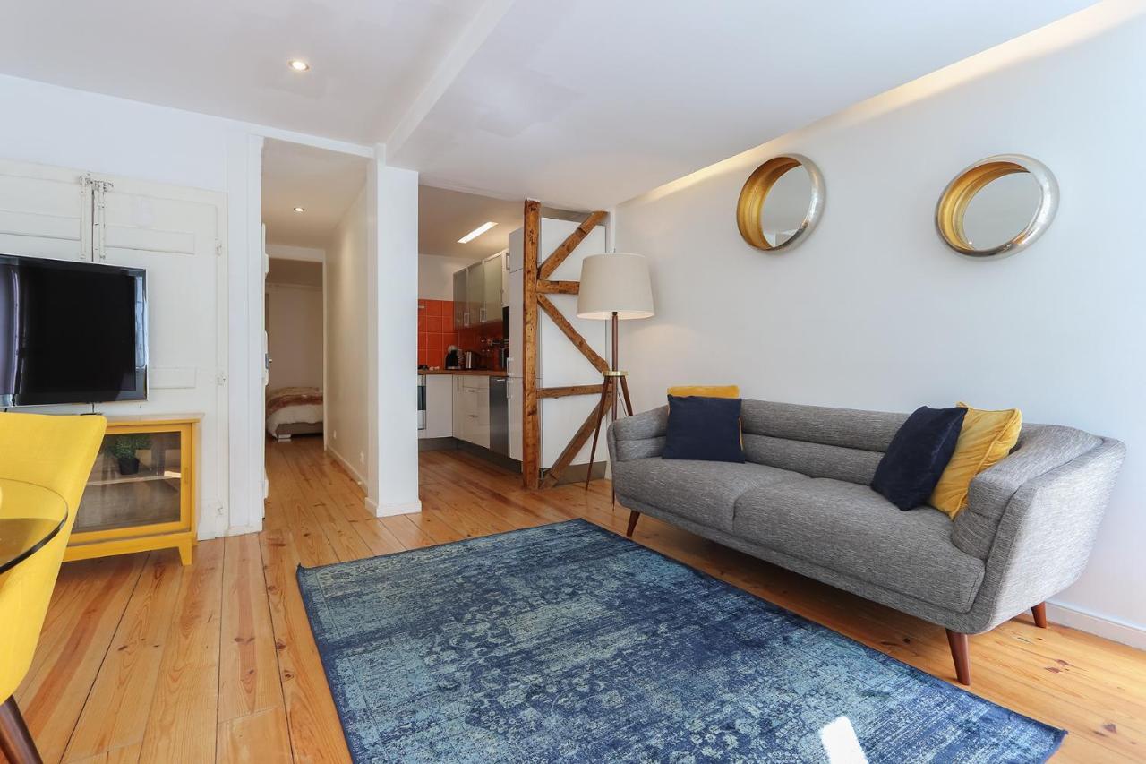 Apartment Charming And Stylish Downtown In Xix Century Building