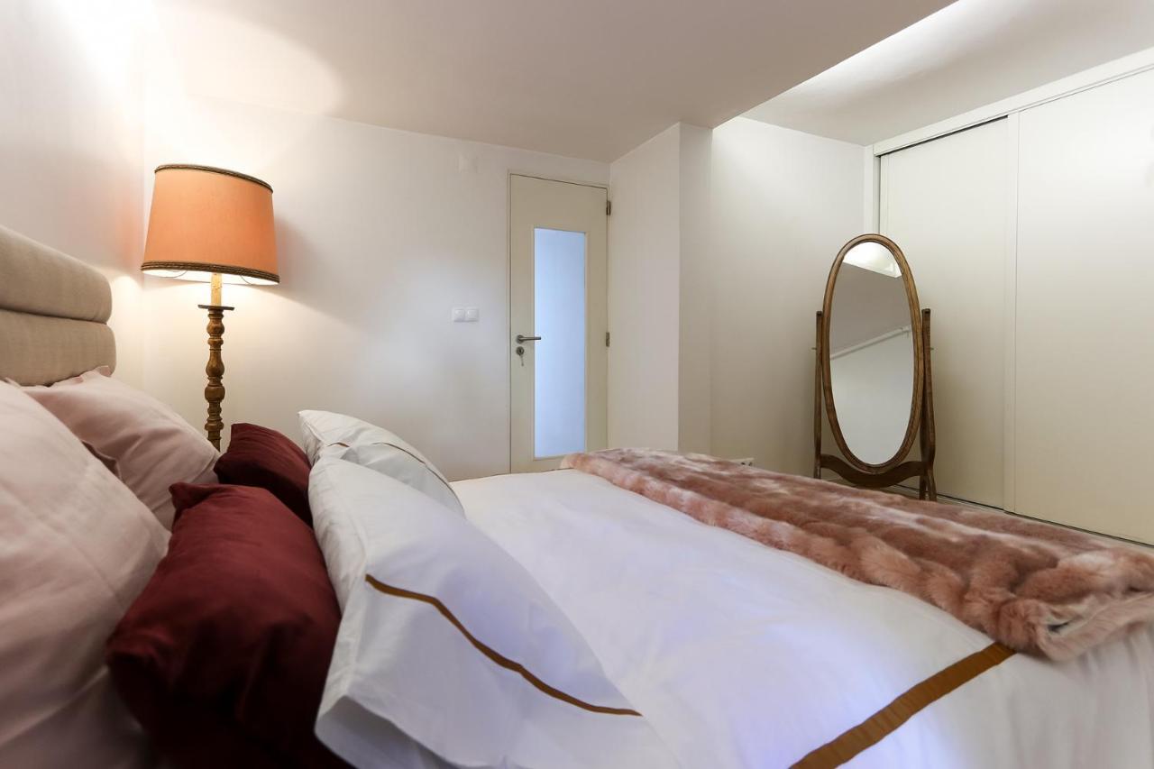 Charming And Stylish Downtown In Xix Century Building Apartment *