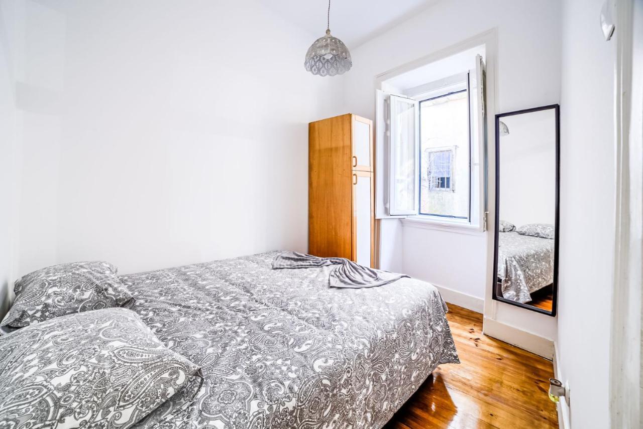 Apartment Secret *