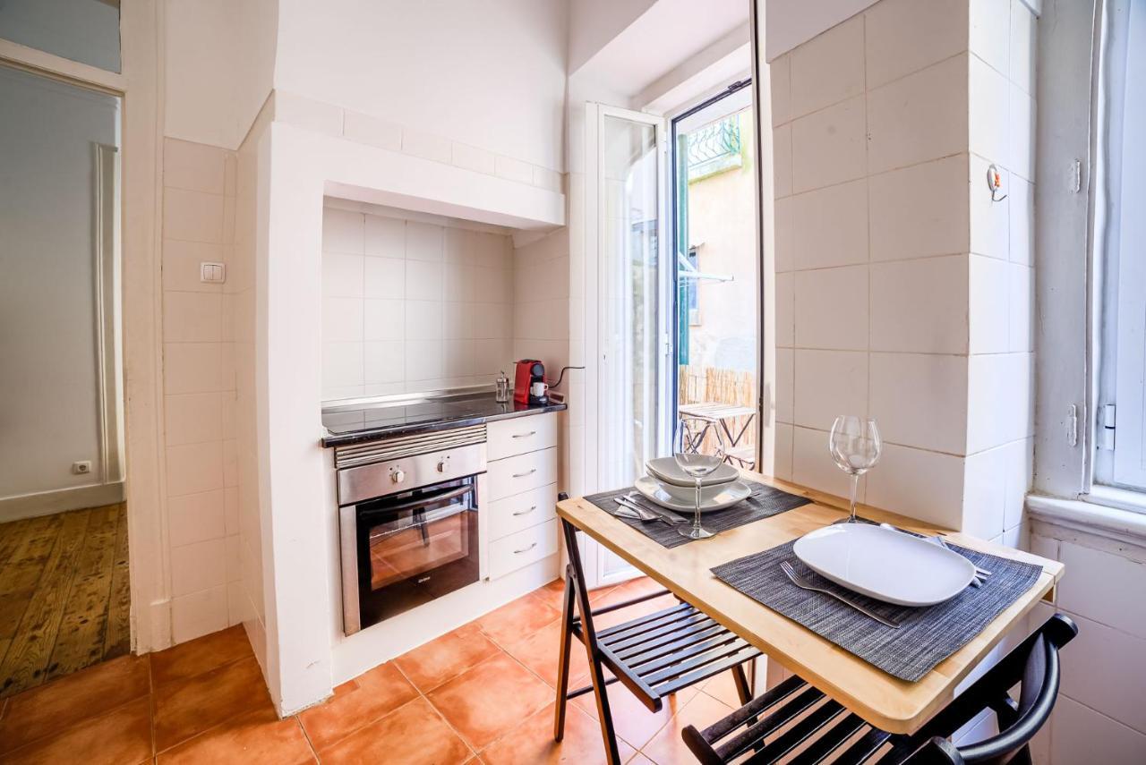 Secret Apartment *