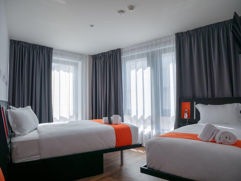 Easyhotel Hotel
