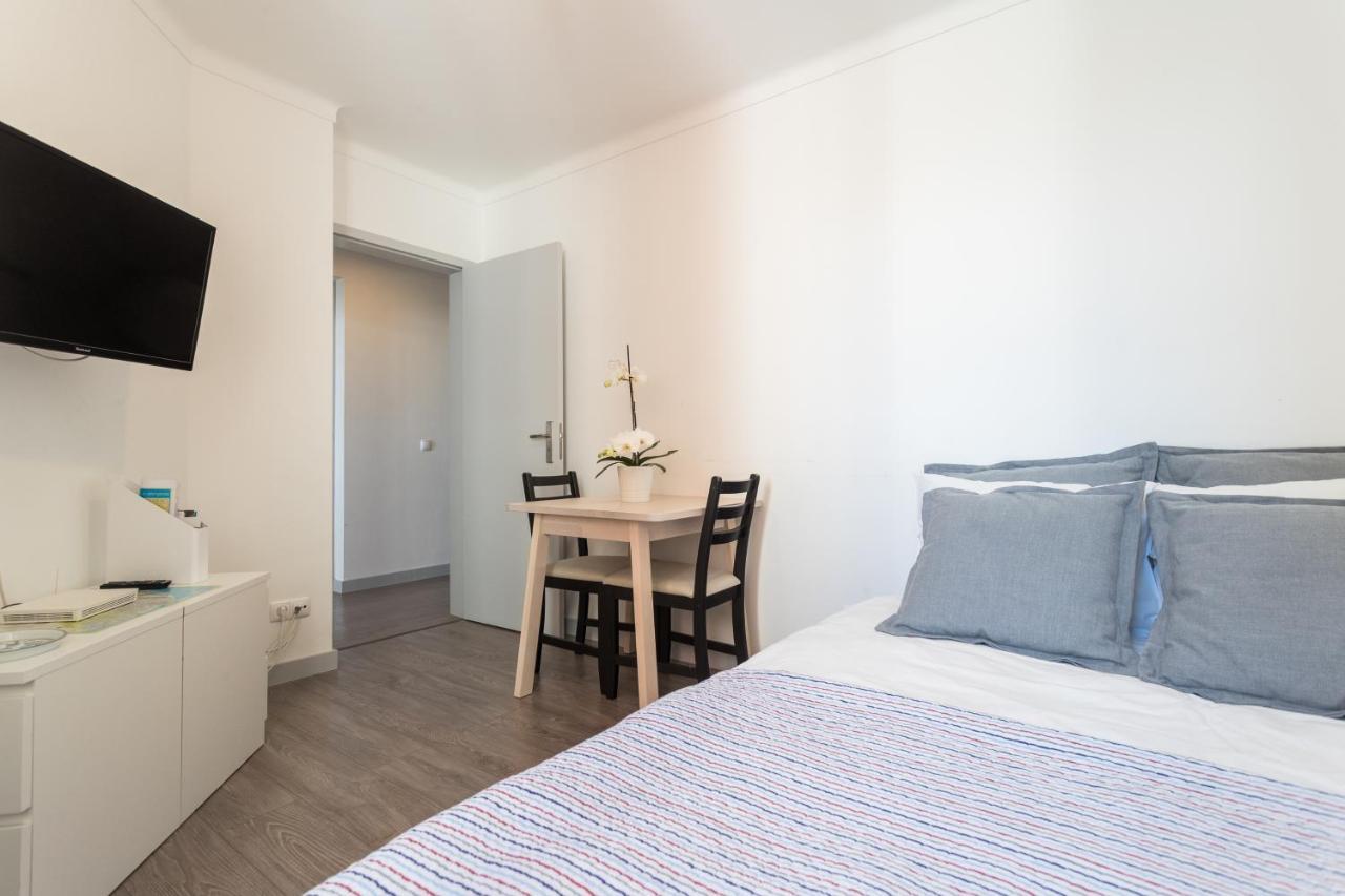 Parque Nacoes, Near Airport, Metro Station Apartment *