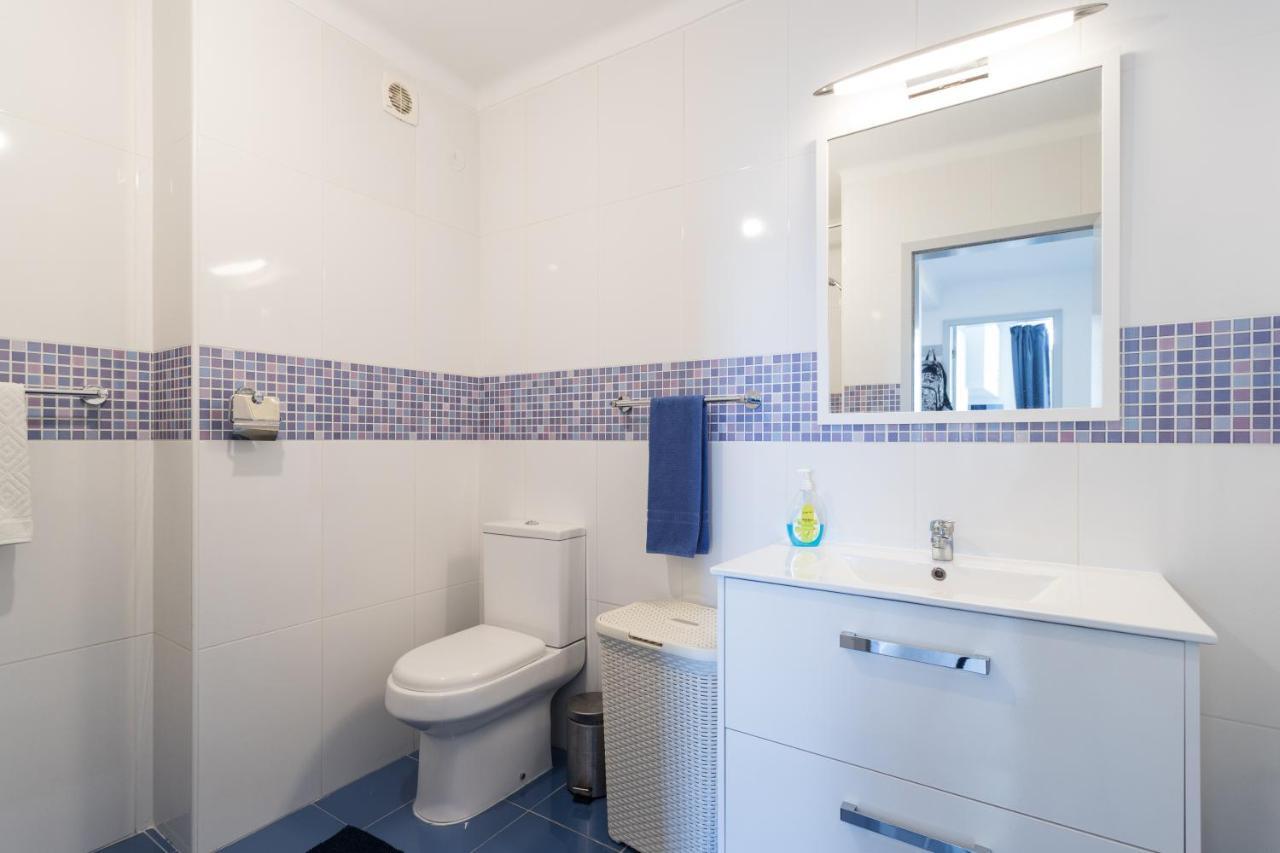 Parque Nacoes, Near Airport, Metro Station Apartment