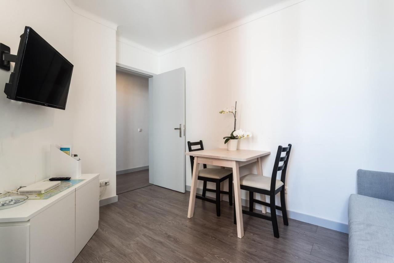 Parque Nacoes, Near Airport, Metro Station Apartment *
