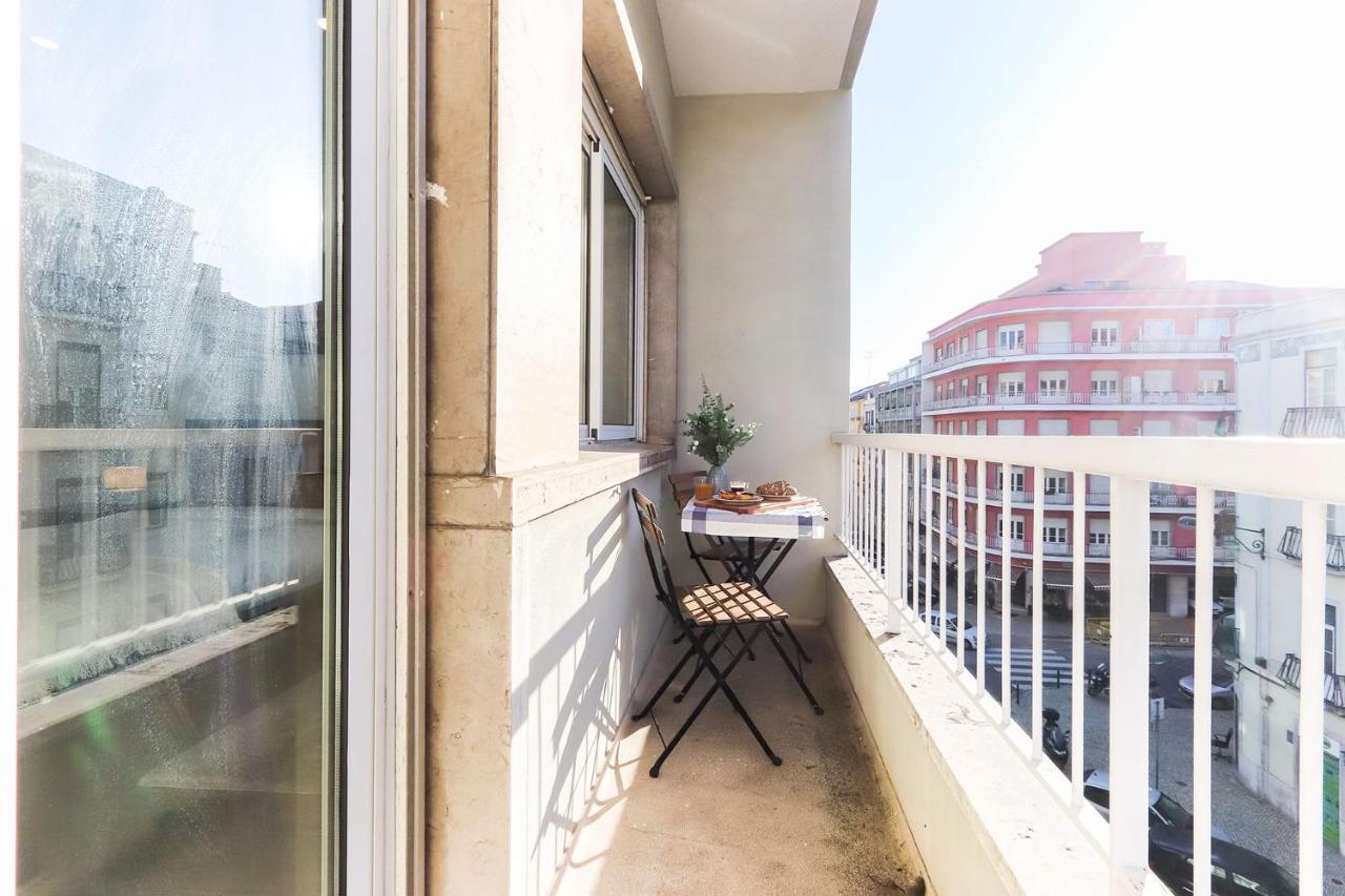 Almirante Balcony By Homing *