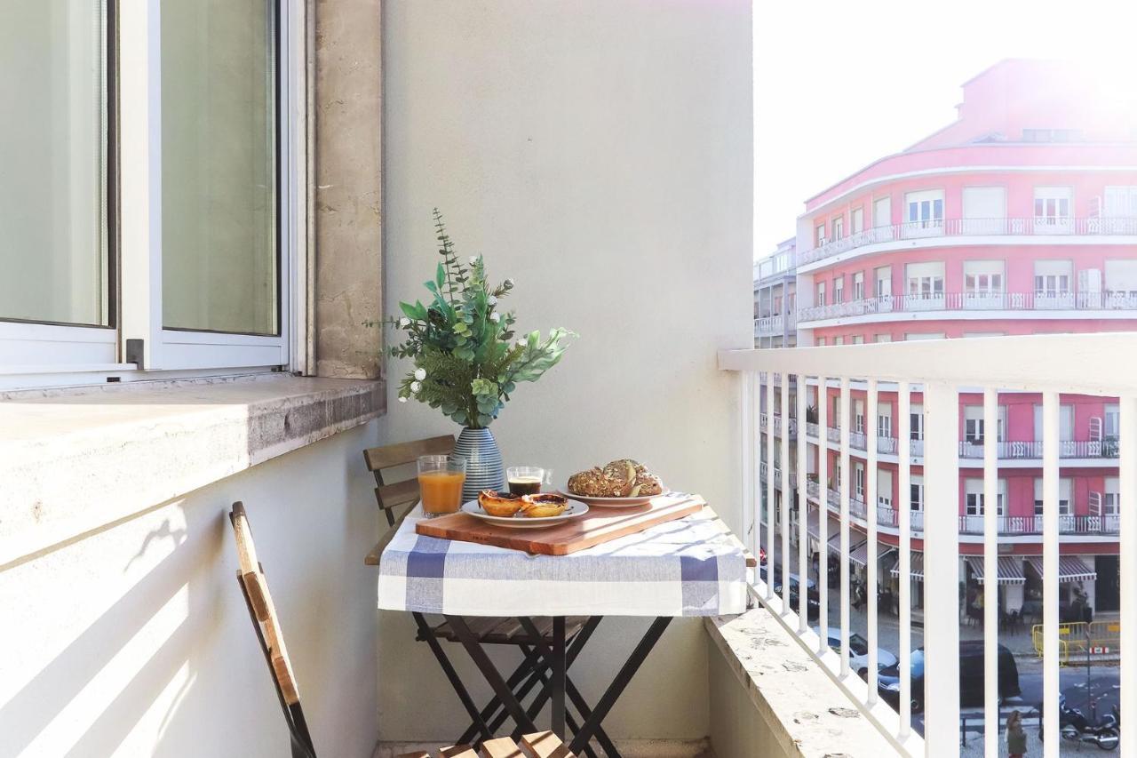 Almirante Balcony By Homing *