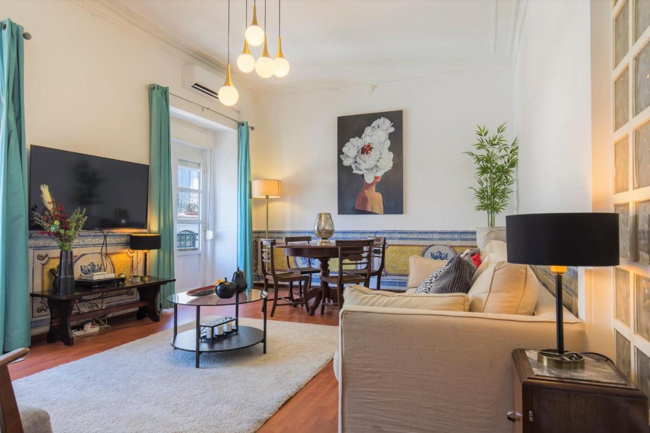 Apartment Charming Chiado 2bedr W/balcony And View Lisbon