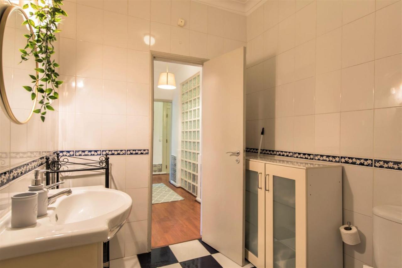 Charming Chiado 2bedr W/balcony And View Apartment Lisbon